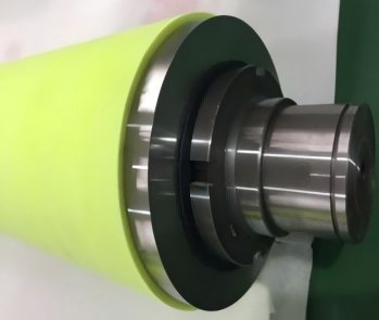 Non-woven roll